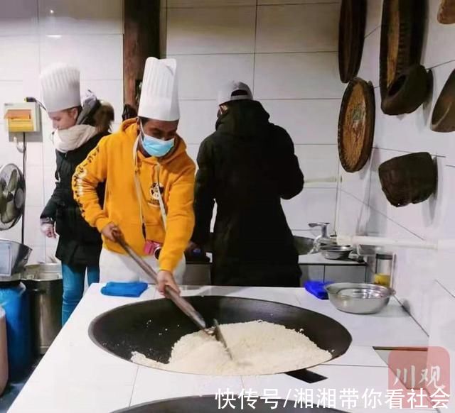 逛名勝、進工廠、品美食、探非遺 七國友人“走進四川、讀懂四川”文化藝術交流活動圓滿舉行